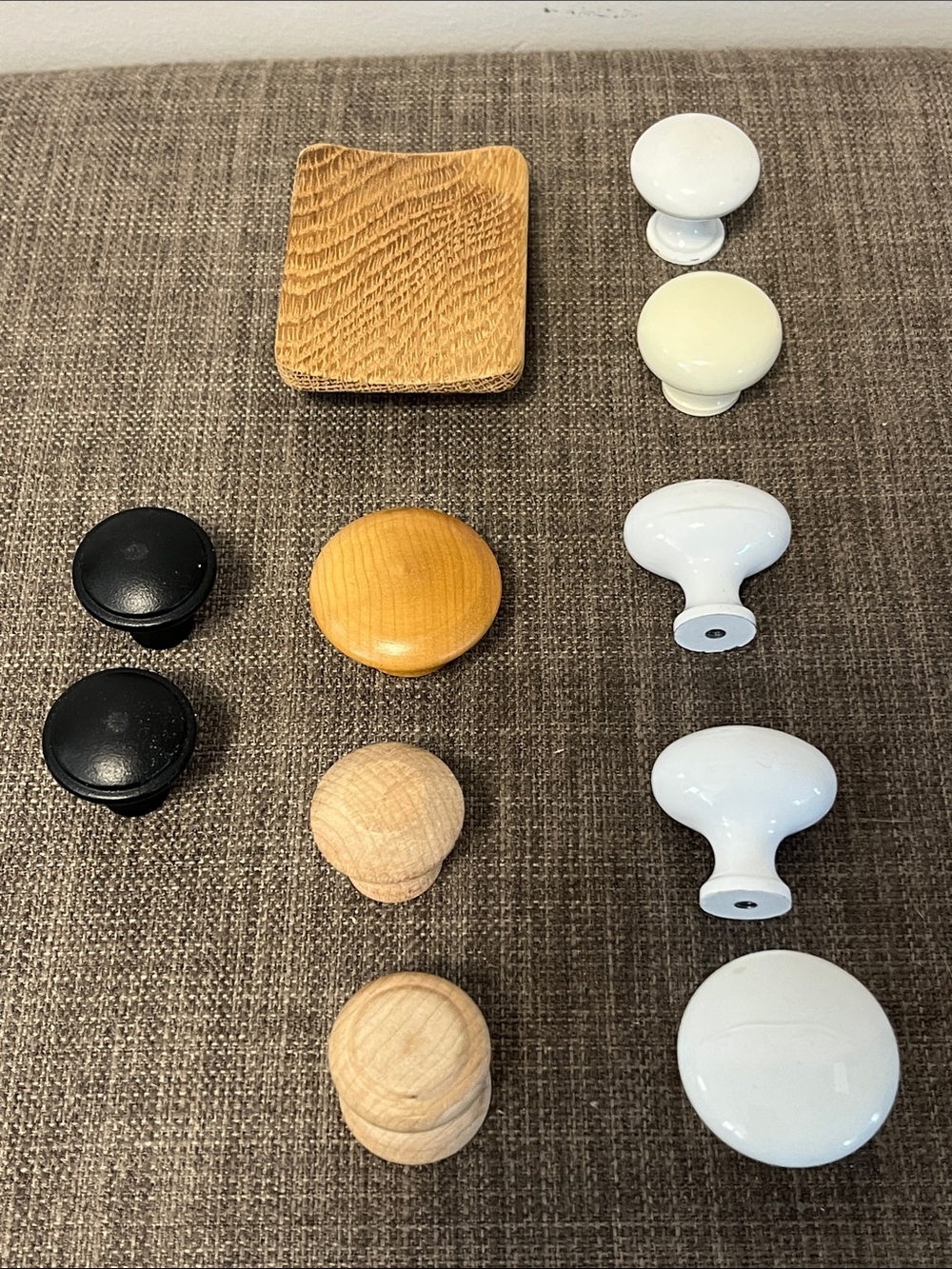 Mixed cabinet knobs - 11 pieces